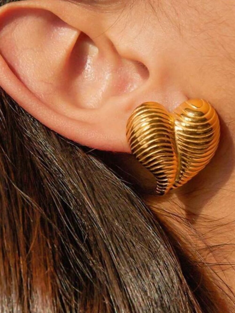 Texturedheartstudearrings1151